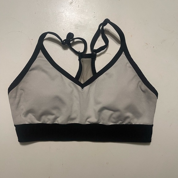 VS PINK Ultimate Women’s Small Sports Bra Bundle - Picture 3 of 12